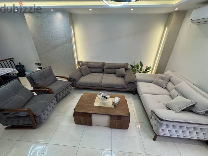 Reception sofa 1