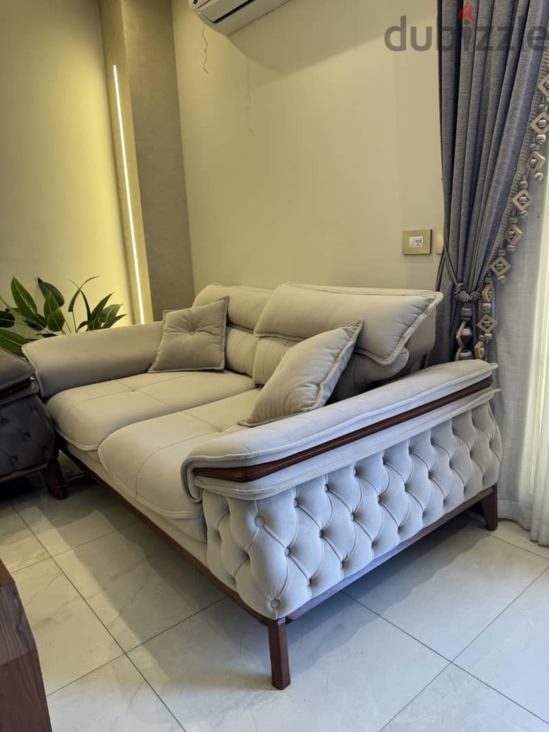 Reception sofa 4