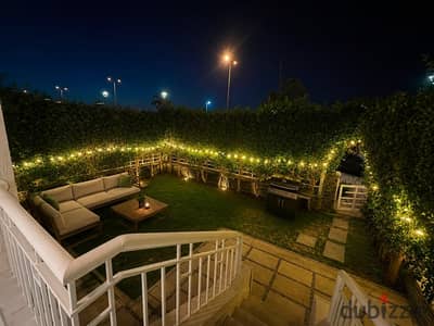 حياة الفيلات بسعر الشقه  B10 اكبر ارضي بحديقه في السوق  تشطيب فندقي بالكامل  للبيع شقه ارضي بحديقه اكبر من الفيلا 4 غرف