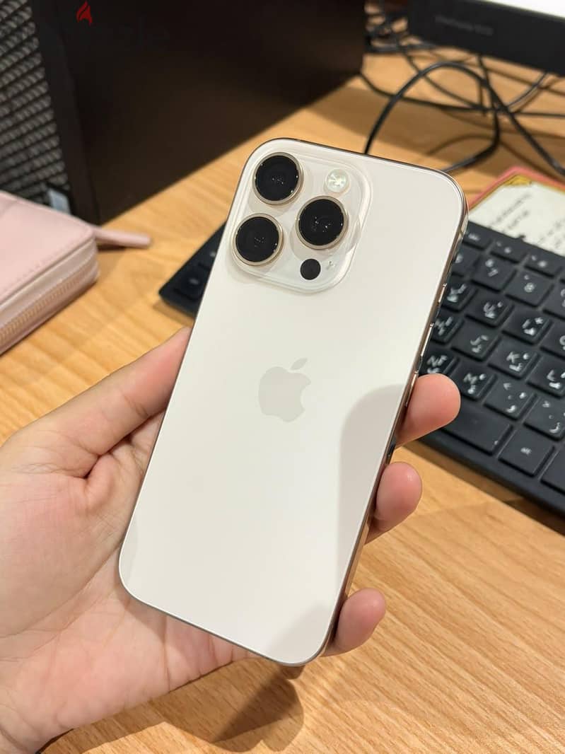 Apple - iPhone 16 Pro 3