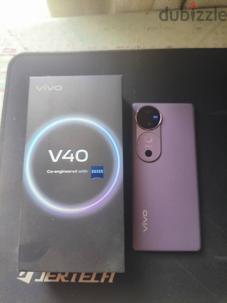 Vivo V40 1