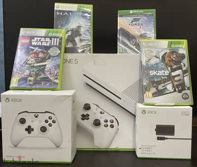 Xbox One S 1TB + 2 Controllers + 4 Games