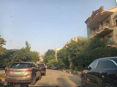 بين فندق الميراج وفندق ريزيدنس بفيلا شيك بمنطقة فيلات راقية شقة مفروشة مكيفة مجهزه بالكامل سوبرلوكس