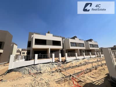 VILLA FOR SALE IN PALM HILLS-READY TO MOVE-WITH INSTALMENT-VERY PRIME LOCATION