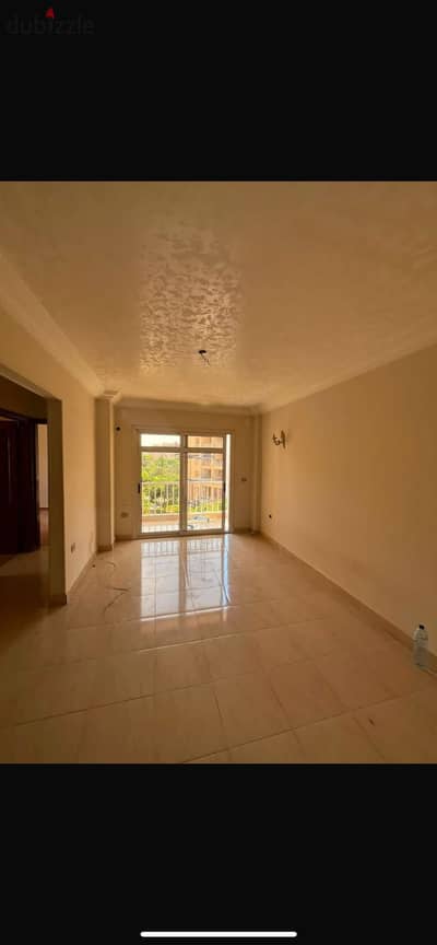 70 square meters apartment b7 with kitchen for rent in Madrity