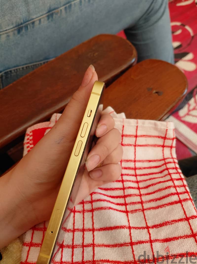 Apple - iPhone 14 2