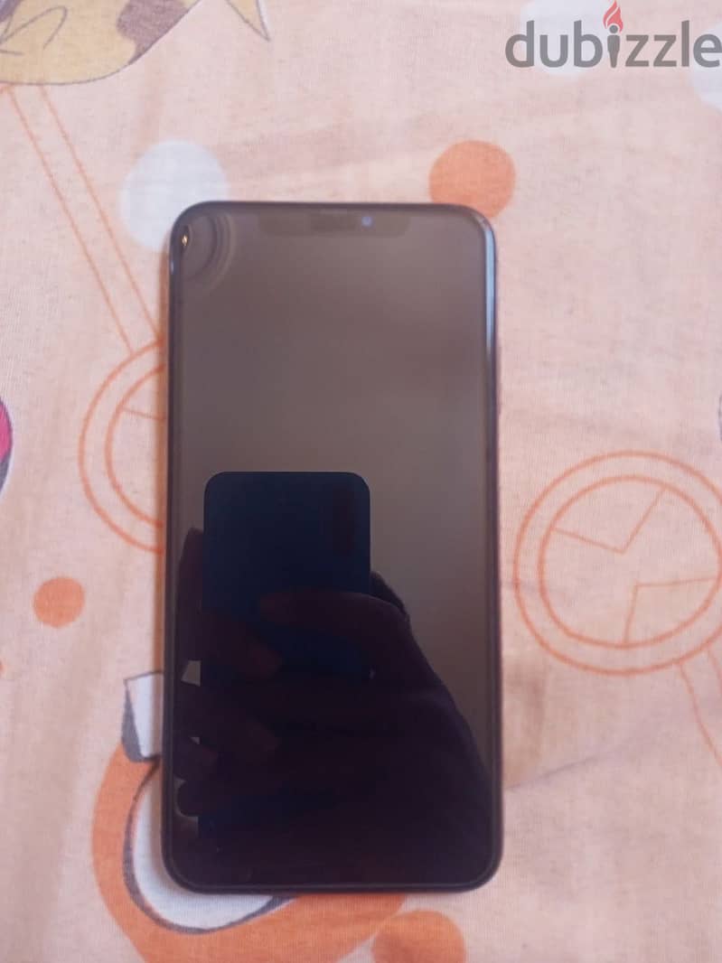 Apple - iPhone XS Max 4