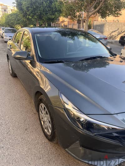 Hyundai Elantra 2022
