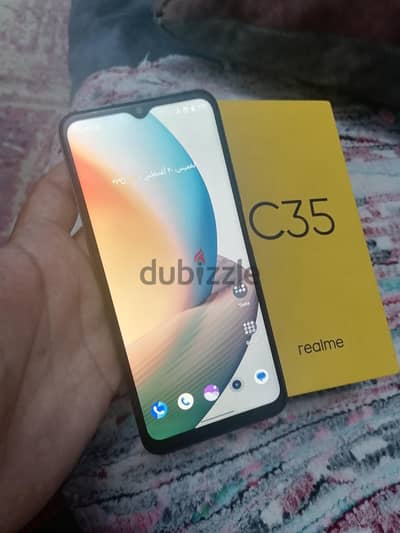 Realme C35