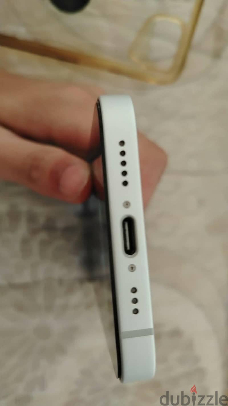 Apple - iPhone 16e 1