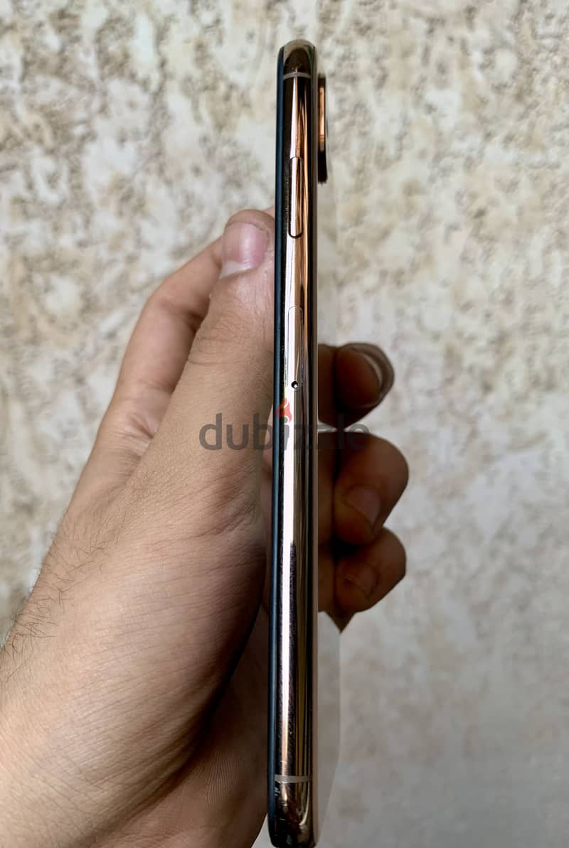 iPhone XS Max 6