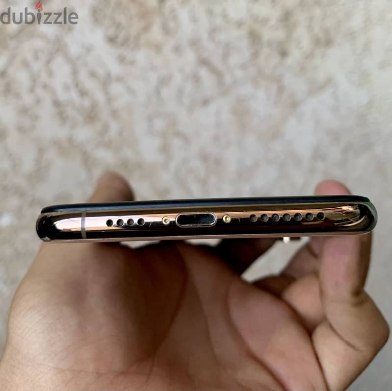 iPhone XS Max 7