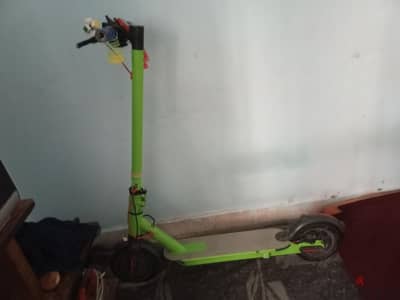 سكوتر كهربائي M365 بحالة جيدة، مناسب للمشاوير
