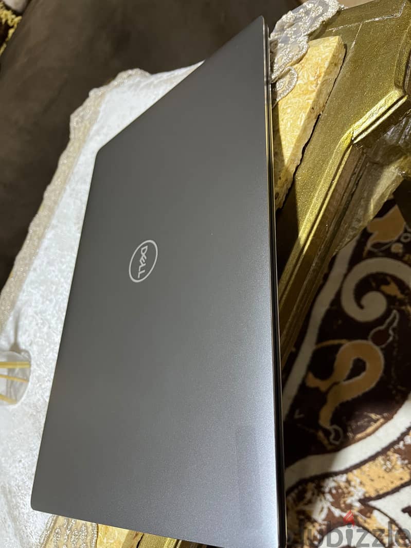 Dell Precision 5540 1