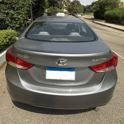 Hyundai Elantra 2012