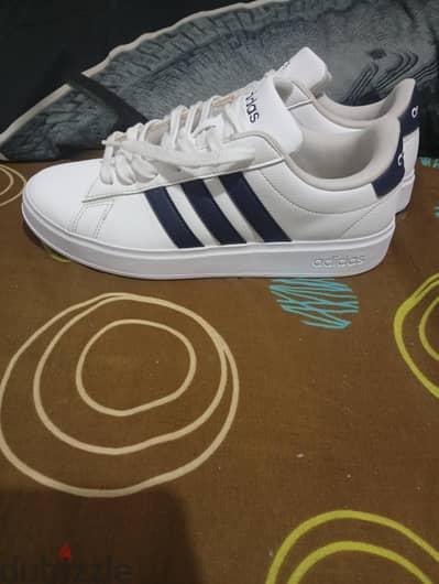 adidas.  Grand court Clouid foam.  siz.  41   ١/٣