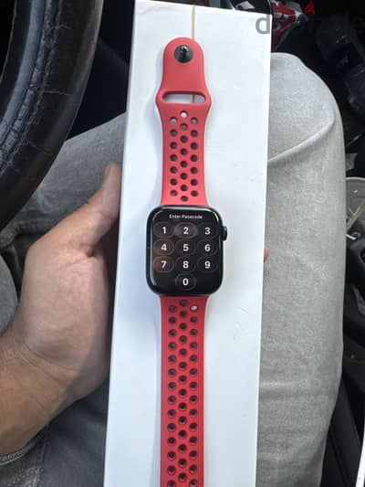 Apple watch series 8 battery 100%  45mm