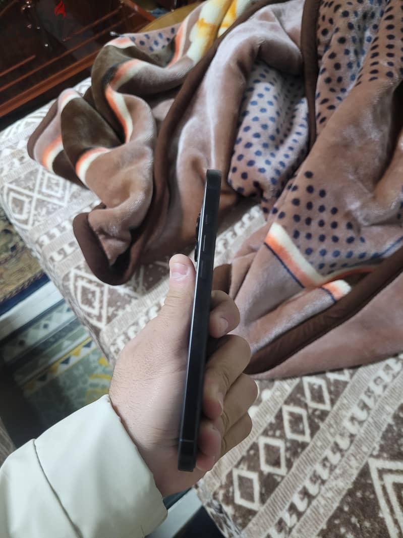 Apple - iPhone 16 Pro Max 1