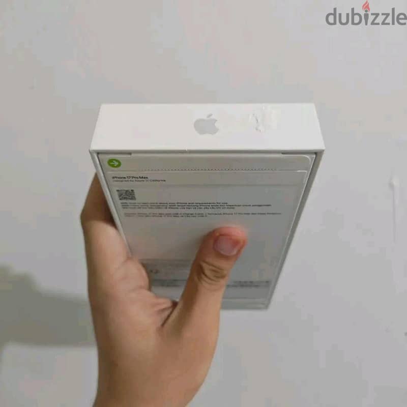 Apple - iPhone 17 Pro Max 4