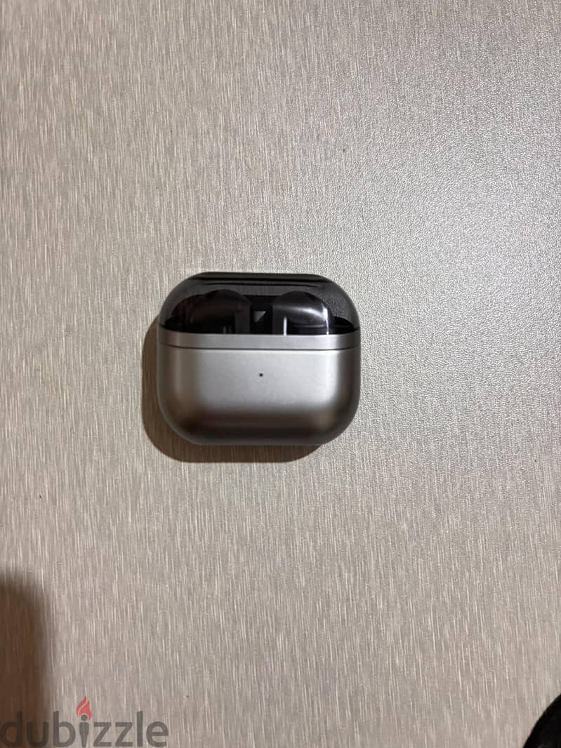 Galaxy Buds 3 Like NEW 2