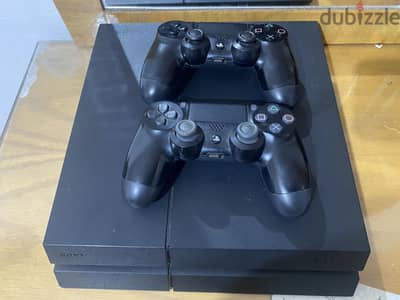 PlayStation 4 fat 500 gb  معاه دراعين أصليين