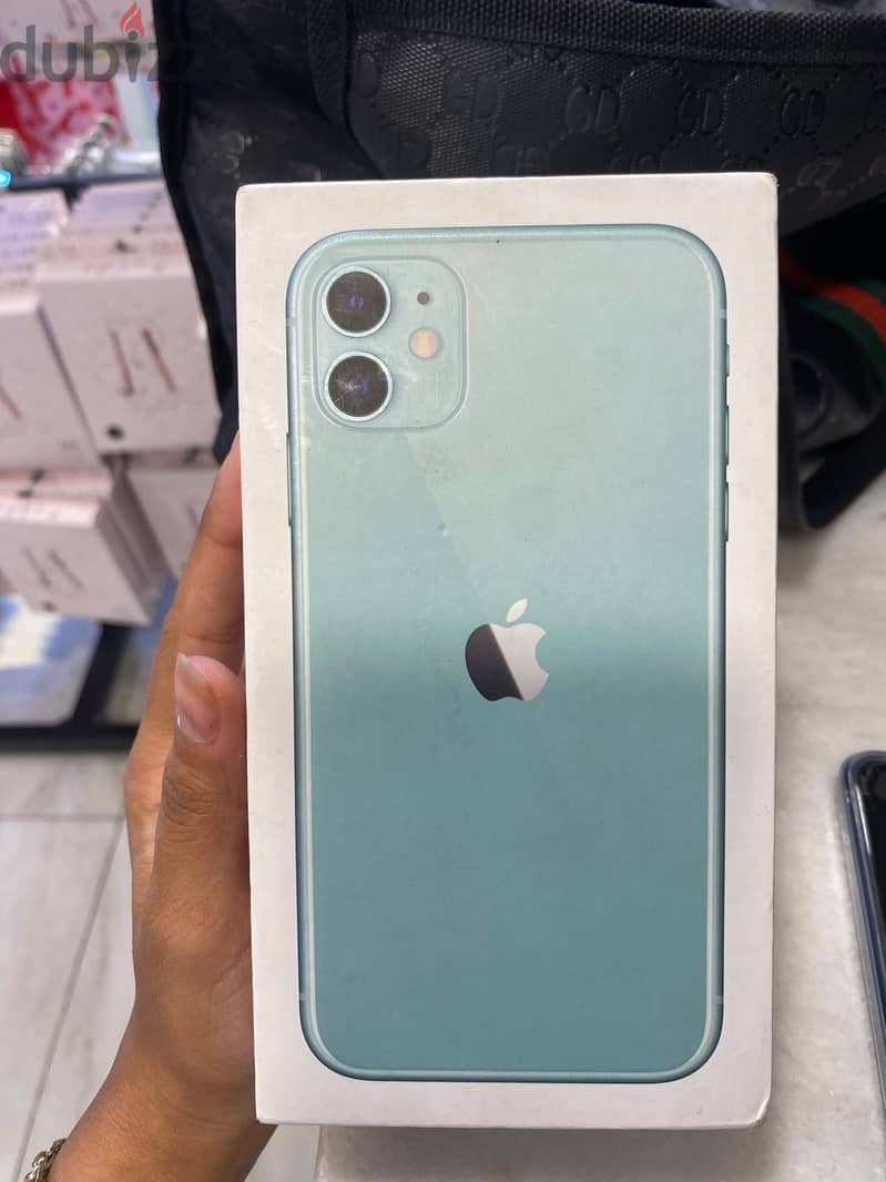 Apple - iPhone 11 4