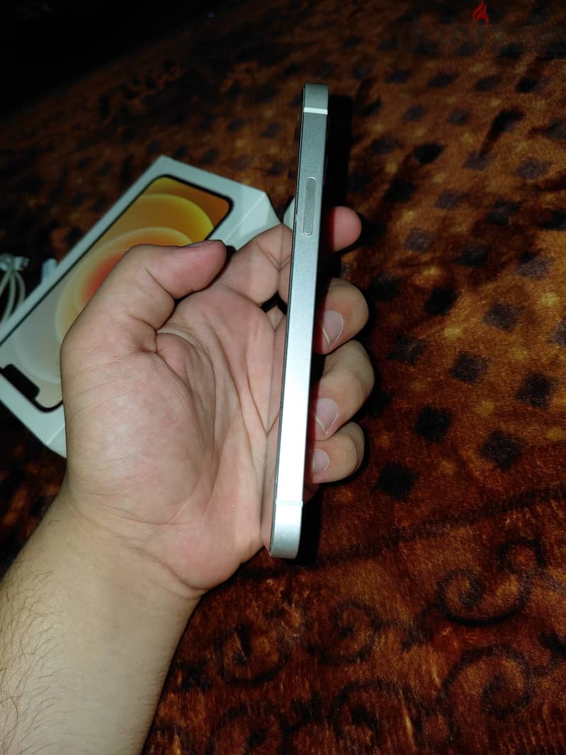 Apple - iPhone 12 4