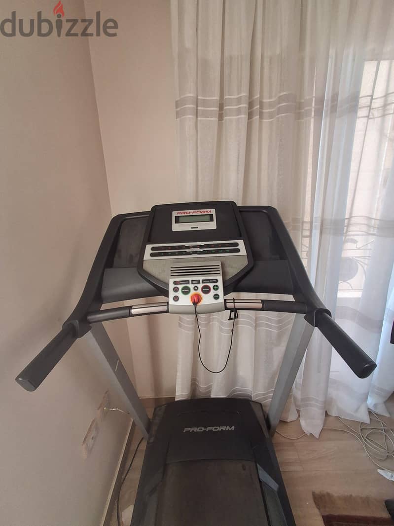 Treadmill PROFORM for sale 2