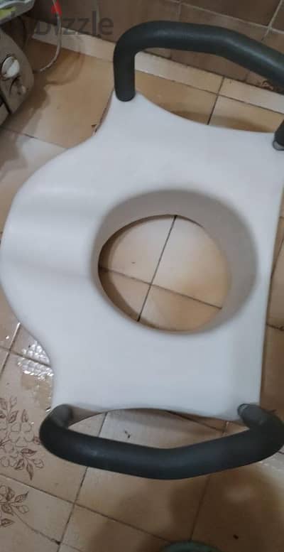 قاعده حمام لكبار السن