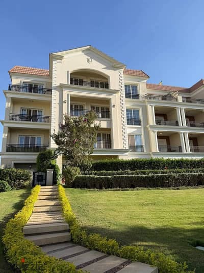 290m² duplex with a 100m² garden for sale in Regents Park Compound, Fifth Settlement; available via an 8-year installment plan. Located next to the Am