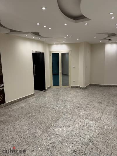 شقة مرخصة اداري ببرج اداري قرب اسواق القاهره للمبيعات السبع عمارات مصر الجديده للايجار اداري فقط