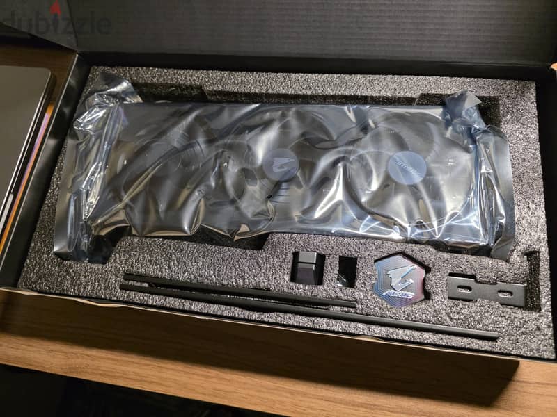 aorus rx 9070xt جديد 4