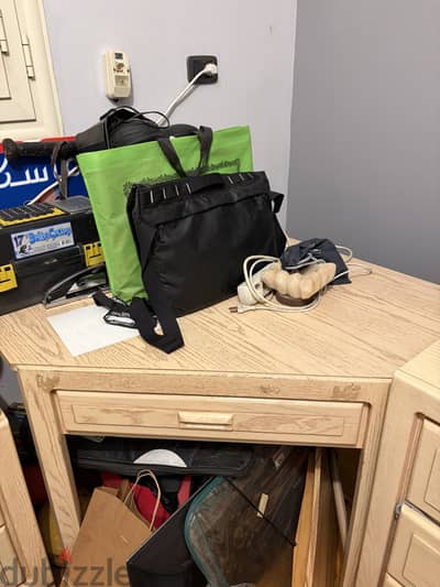 مكتب كورنر أرو
