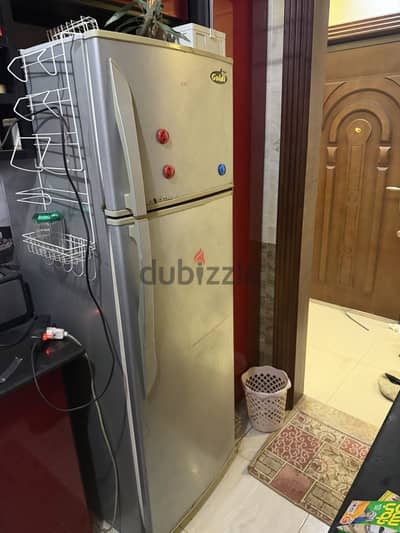 تلاجه goldi للبيع حاله كويسه جدا