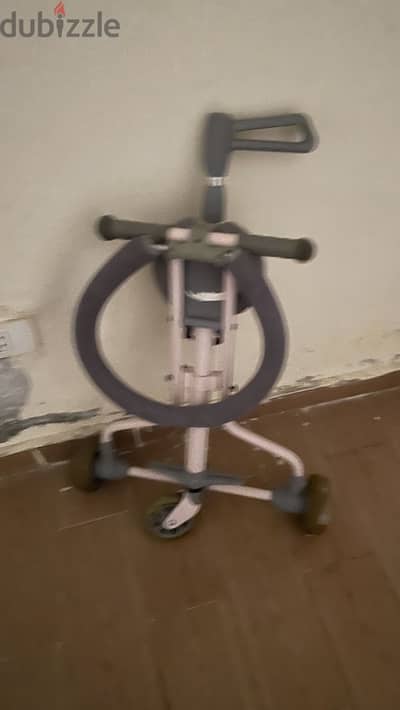 عربه للاطفال على شكل عجله  جديده بالكرتونه