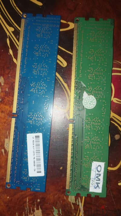 رامات pc DDR3 رامتين كل واحدة 4 جيجا وهارد 512 جيجا