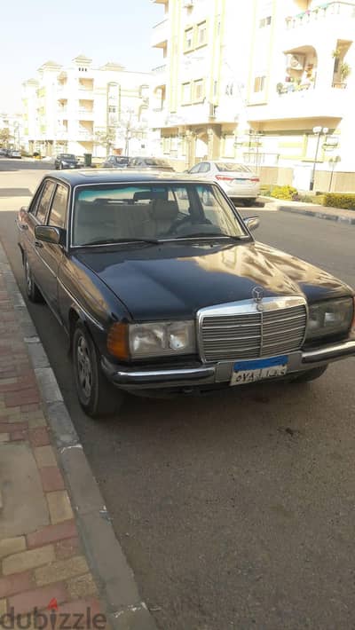 مرسيدس بنز 200 1981