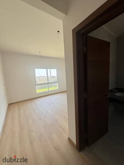 Penthouse 4BR First Use For Rent in Sheikh Zayed At Kayan Compound Grand Heights