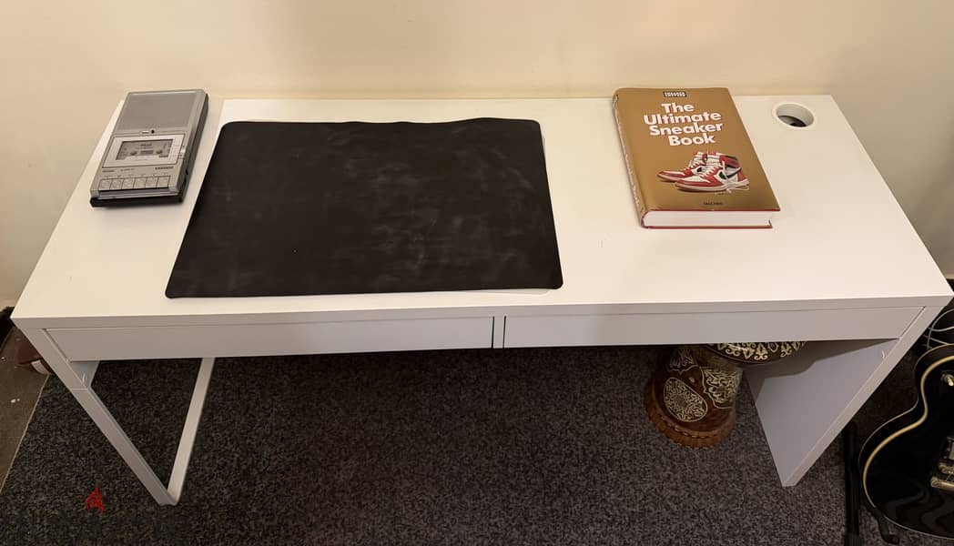 Ikea desk like new 2