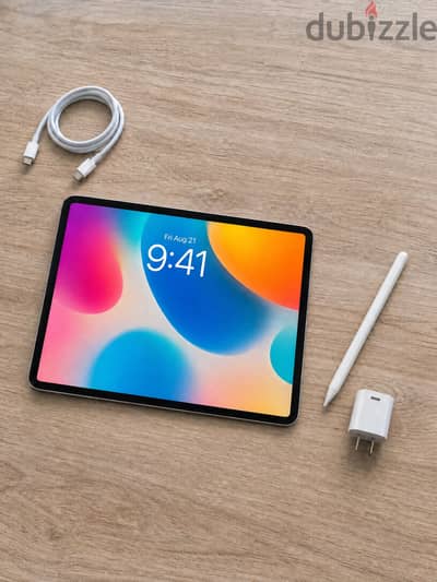 Apple iPad Pro 11- M1- 256GB + {{NEW} }Apple Pencil