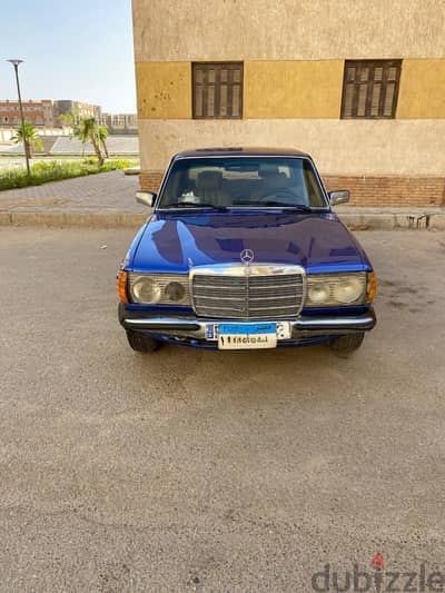 مرسيدس بنز اي 200 1978
