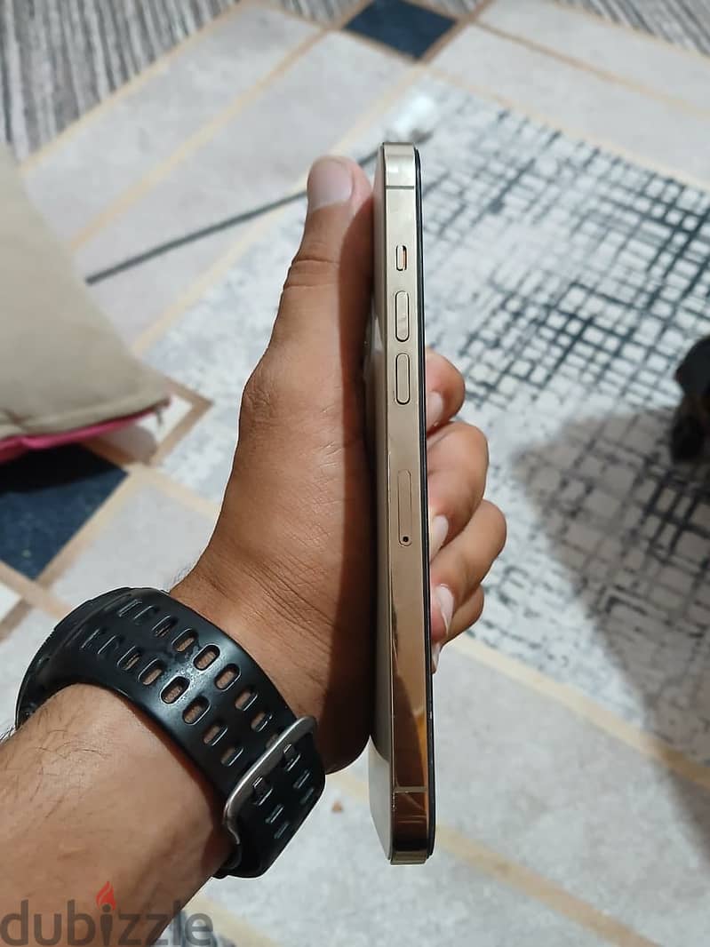 iPhone 12 pro Max 4
