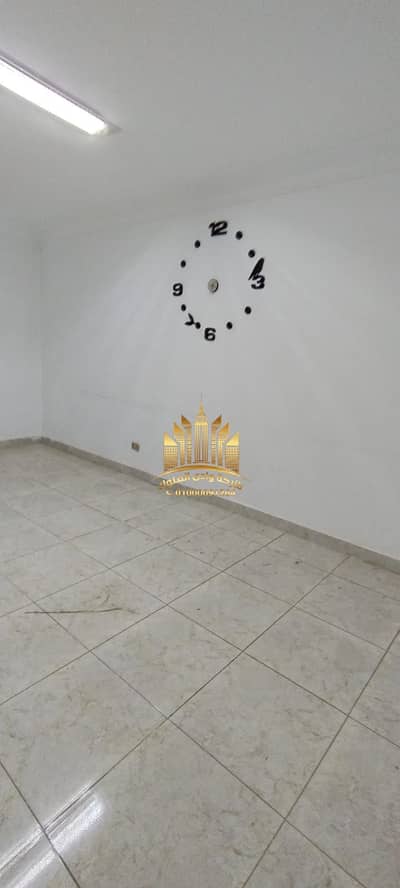 تصلح اداري او سكني شقه للايجار في مدينه عباد الرحمن مساحه 90 متر واجهه الدور الثاني غرفتين وريسبشن حمام ومطبخ سوبر لوكس