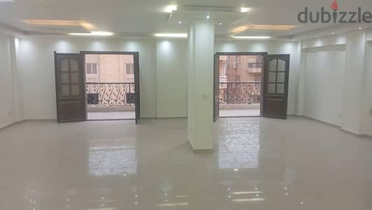 حالة نادرة شقة على مساحة نص العمارة بعمارة خاصة مميزة بمنطقة ط