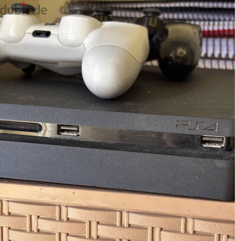 playstation 4slim 1