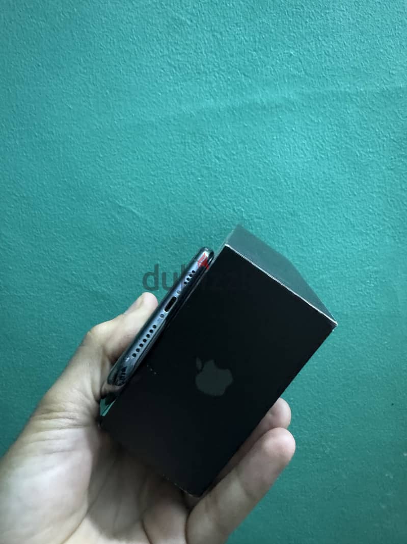 Apple - iPhone 11 Pro Max 2