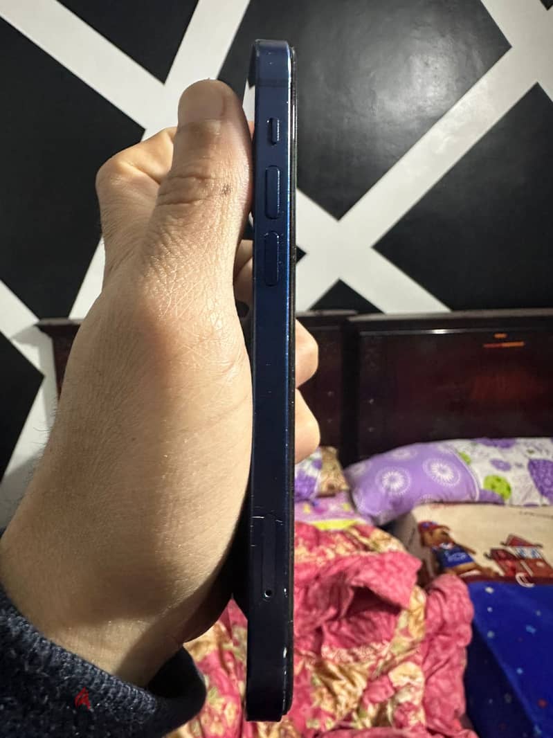 ايفون12للبيع 3
