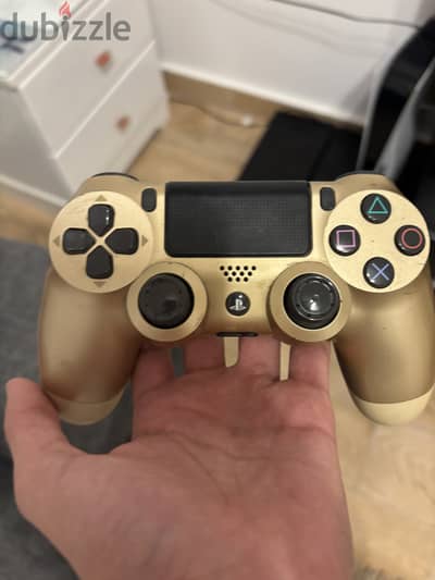 Golden PS4 DUALSHOCK controller