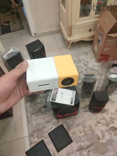  Mini Projector YG-300 جديد بالكرتونة لو لم
