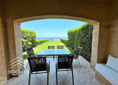 Immediate delivery of a chalet + large garden (3 bedrooms) just steps from sea High-end finishing Guaranteed investment in heart Ain Sokhna near telal